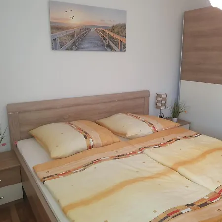 Apartament H 12